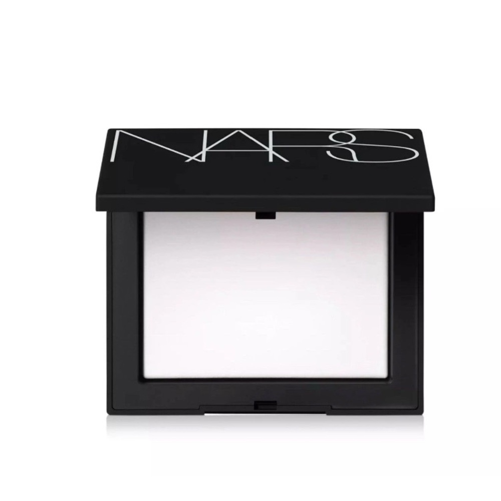 Nars Light Reflecting Setting Powder in Translucent Crystal 5894 - Picture 2 of 4